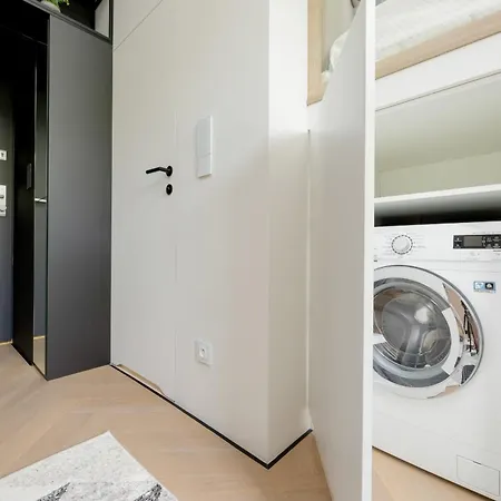 Przytulne W Zielonej Okolicy Srodmiescia By Renters Appartamento